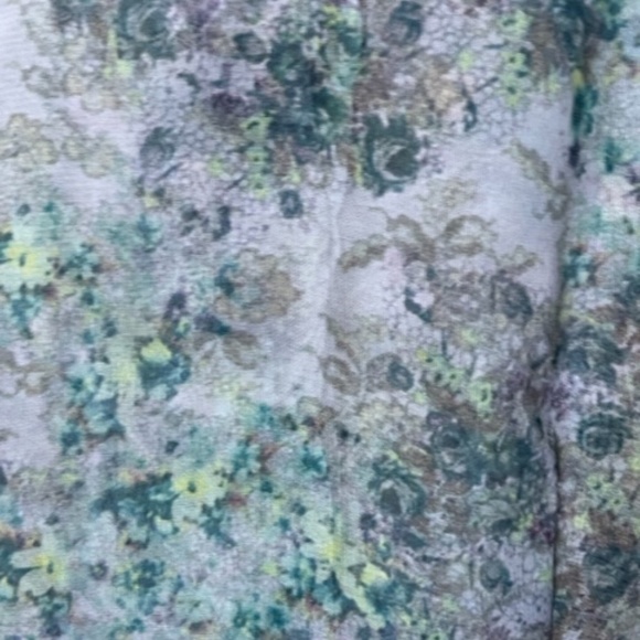 United Colors of Benetton NEW Floral print blouse Size XS - Picture 7 of 8